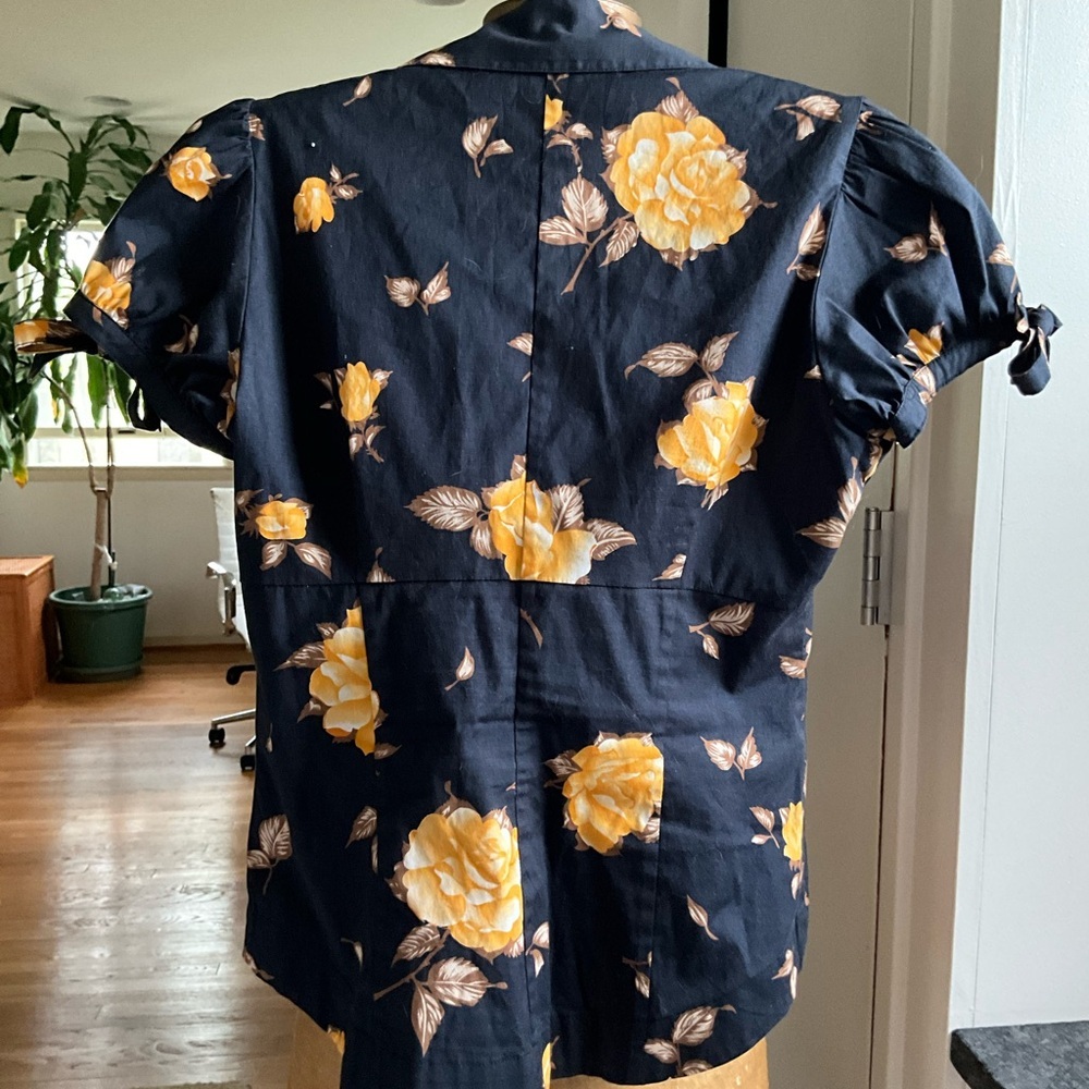 Anthropologie black/gold Odille button front puff sleeve top, size 2 (MSRP $88) - Picture 2 of 5
